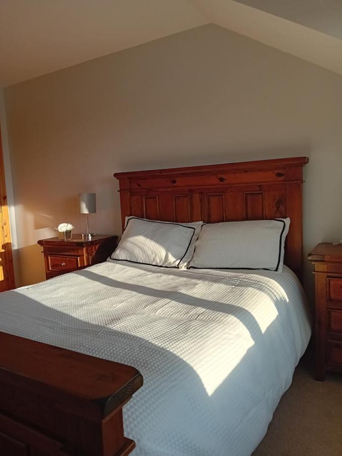 The Red Door Townhouse Apartment Ardara Luaran gambar